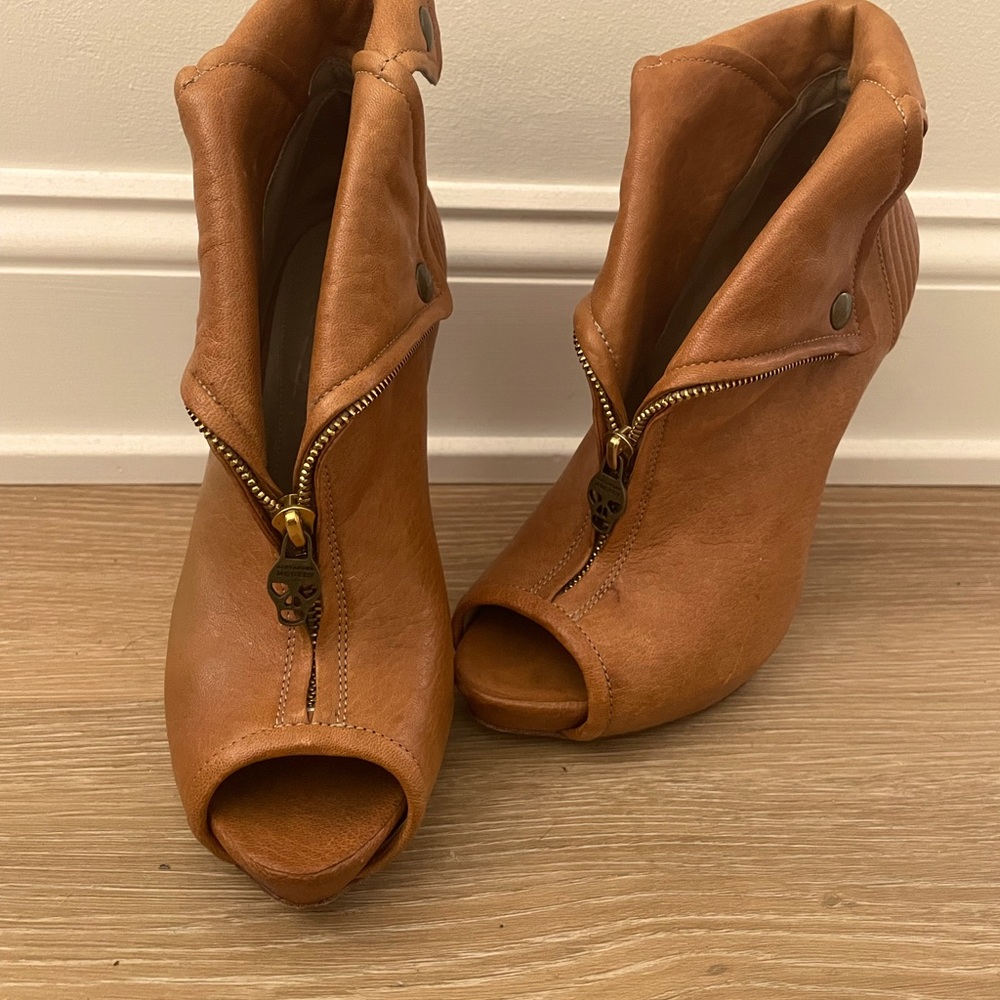 Alexander McQueen Open Toe Booties RICH CAMEL COLOR****
